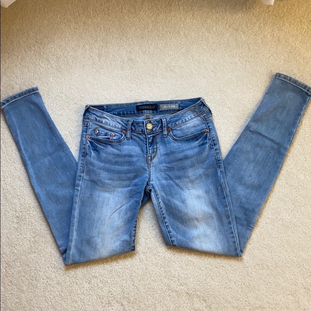 Stretchy light wash jeggings
